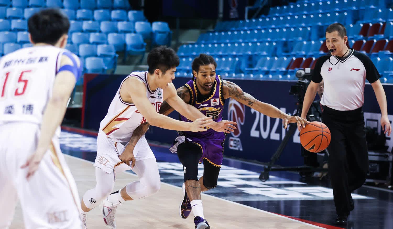 浙江队面对逆风,客场击败上海队取得首胜 浙江队面对逆风,客场击败上海队取得首胜