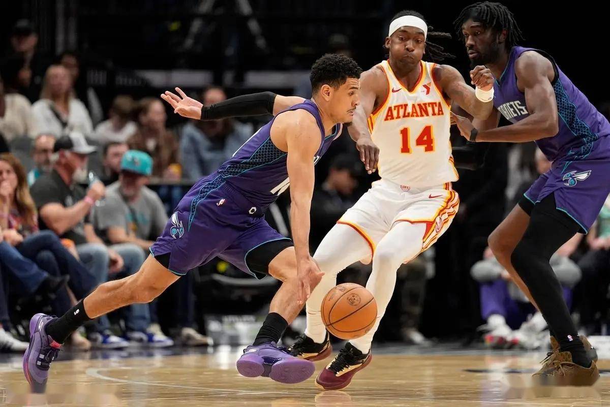 黄蜂队遭遇三连败,明星球员表现透顶 黄蜂队遭遇三连败,明星球员表现透顶