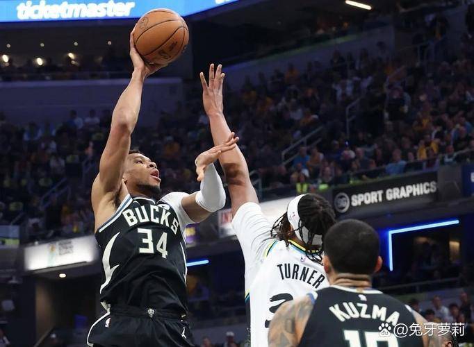 星空体育app-雄鹿再战胜篮网，保持不败记录