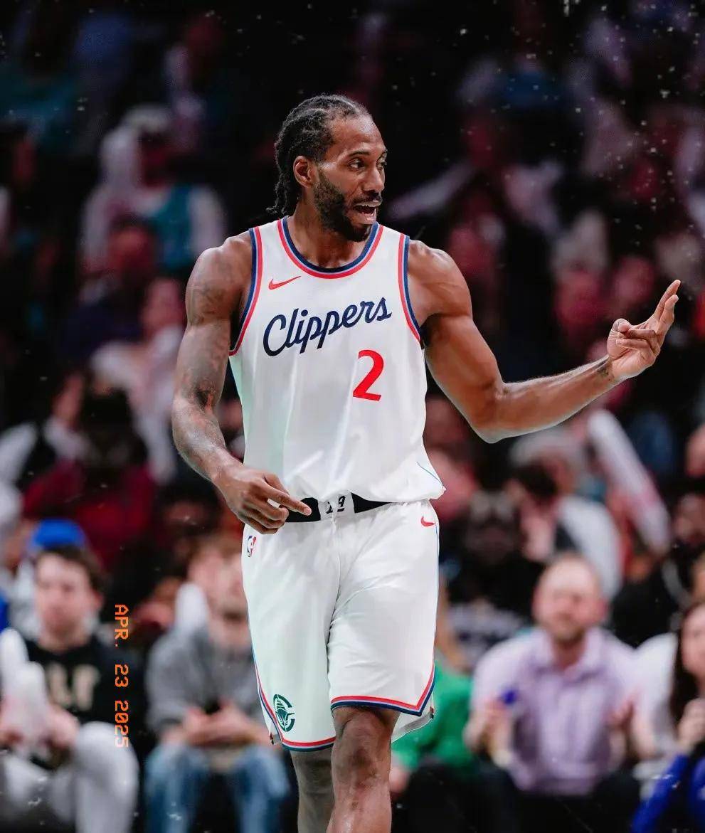 快船大比分取胜雷霆,莱昂纳德神奇表现惊艳球迷 快船大比分取胜雷霆,莱昂纳德神奇表现惊艳球迷