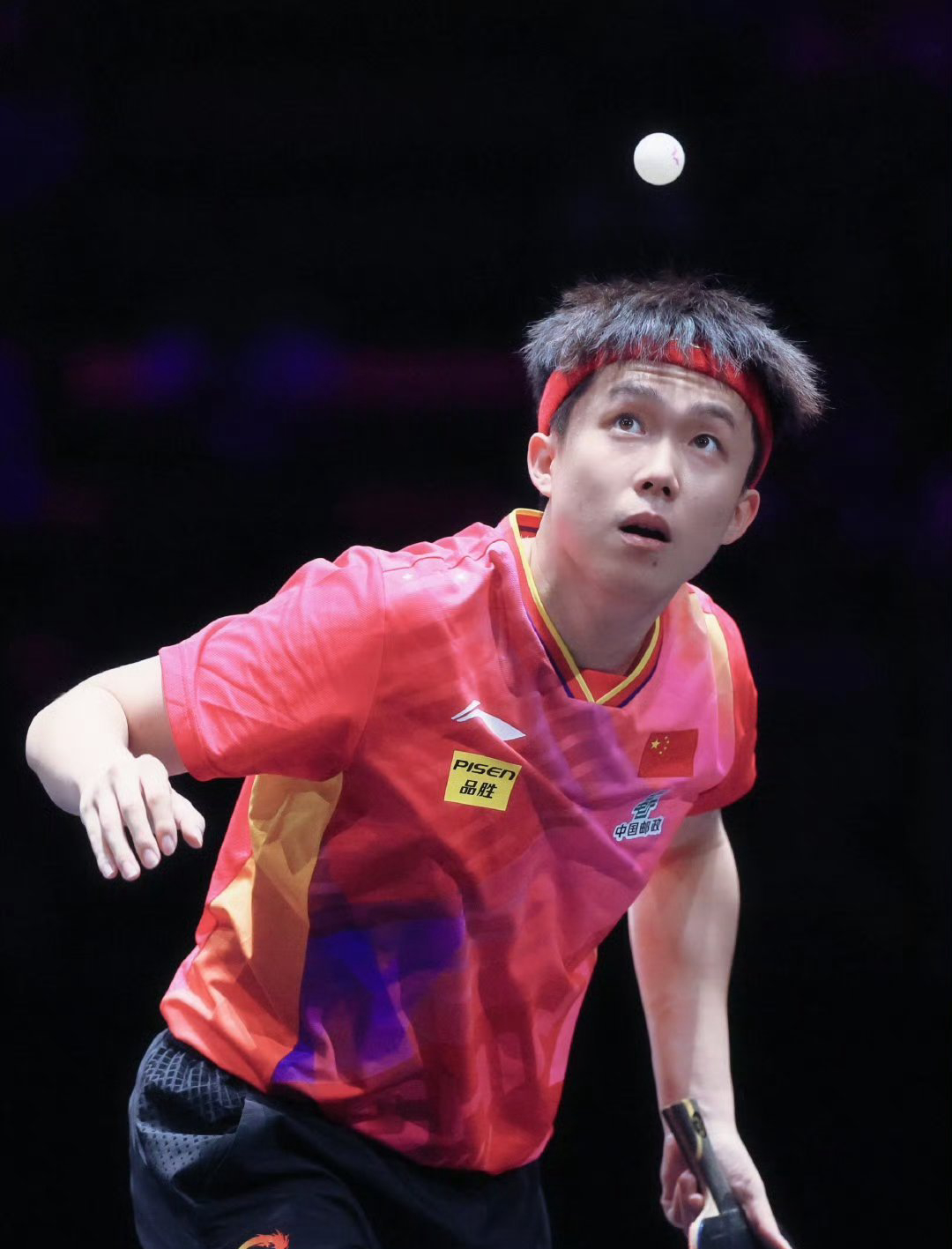 星空体育-运动员在比赛中发挥出色，取得胜利