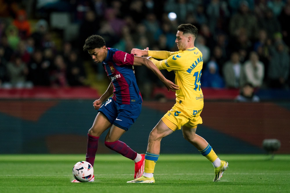 意甲比赛精彩纷呈,帕尔马抢夺三分 意甲比赛精彩纷呈,帕尔马抢夺三分