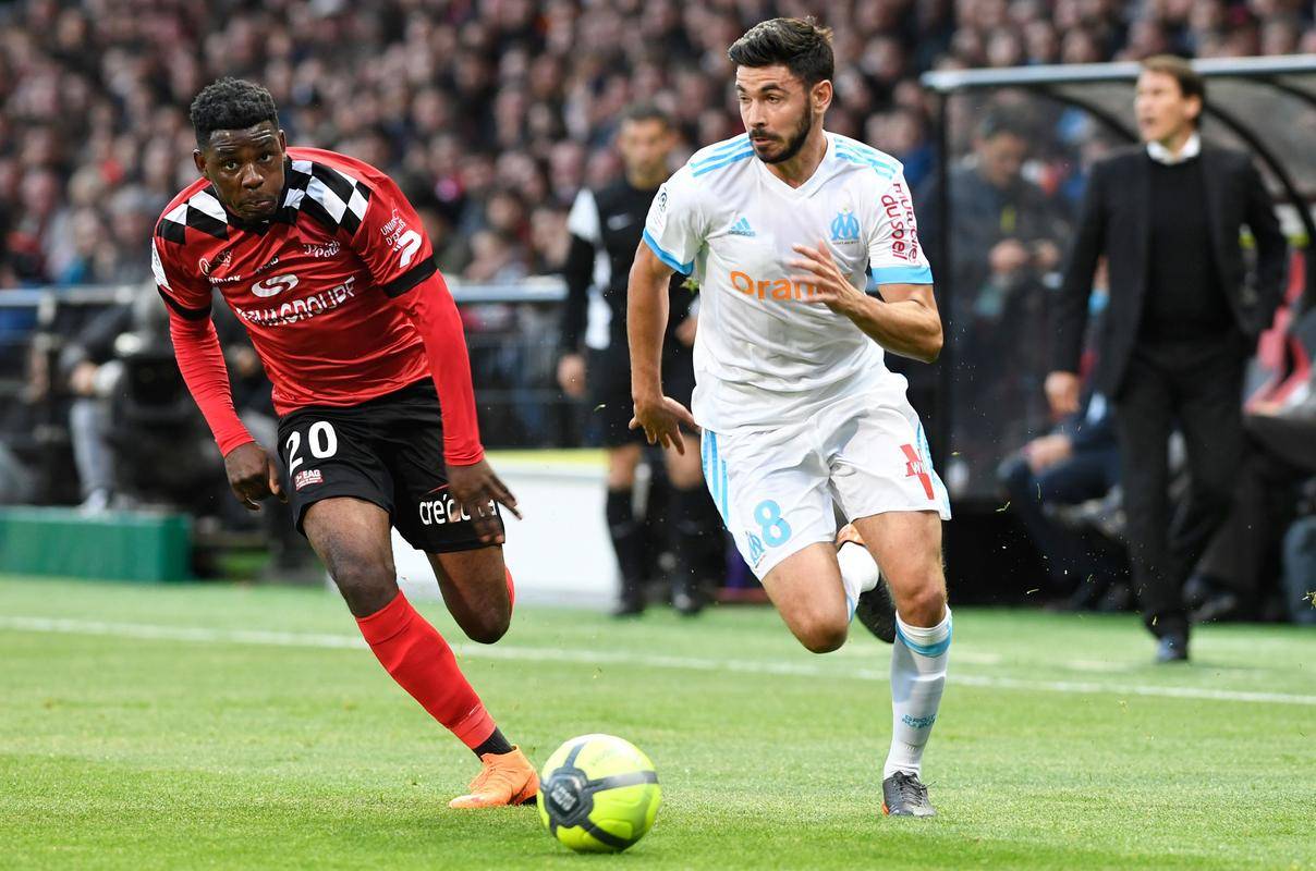 甘冈客场遭遇逆转,球员愤怒 甘冈客场遭遇逆转,球员愤怒